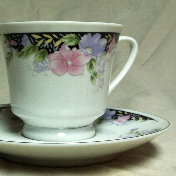 Vintage Chinese Porcelain Floral Pattern Tea Cup and Saucer - Picture 3 of 8